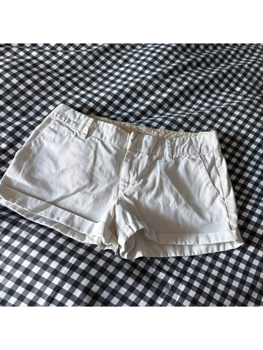 white y2k american eagle shorts